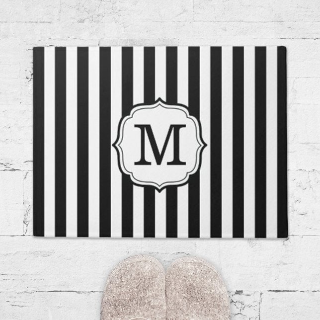 Tapete Retro Elegant Personalized Stripe Door Mat (retro elegant black and white stripe door mat)