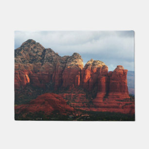Tapete Rocha Pote de café nublado em Sedona Arizona