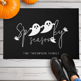 Tapete Spooky Season White Ghosts Nome da Família Hallowe