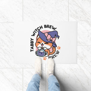 Tapete Tabby Witch Brew – Design de Gato de Halloween Fof