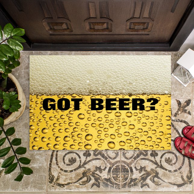 Tapete Tem Decoração de Caverna de Cerveja ( It's 5 o'clock somewhere with this extremely funny doormat with an urgent request.)