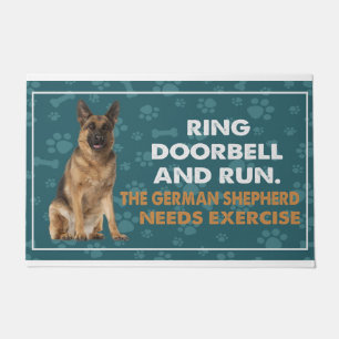 Tapete Toque A campainha E Execute O German shepherd Prec