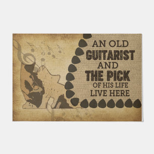 Tapete Um Antigo Guitarista E O Pick De Sua Vida
