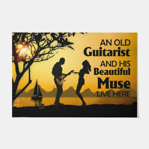 Tapete Um Guitarista Velho E Sua Bela Musa