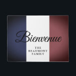Tapete Vintage, bandeira francesa, sob o costume de ser b<br><div class="desc">Bandeira francesa Vintage, do tapete de porta de boas-vindas com nome familiar. Faça sua própria porta personalizada para uma nova casa, restaurante, hotel, negócios, escritório, empresa, compro, loja, pub, bar, café, festa etc. Adicione sua própria mensagem de boas-vindas, sobrenome familiar, monograma, nome de loja ou citação engraçada. Boa ideia de...</div>