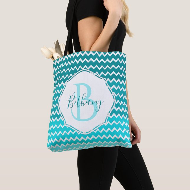 Teal Ombre Chevron Personalizado Tote Bag (Close Up)