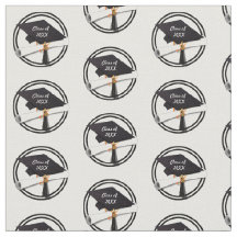 Boné de formatura com círculo preto