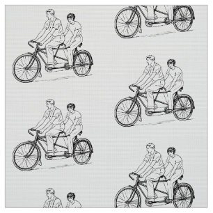 TECIDO CASAL PRETO E BRANCO NA BICICLETA DO TANDEM RETRO