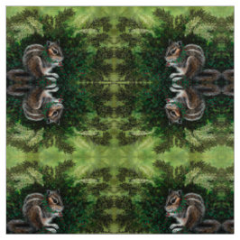 Tecido Chipmunk na Floresta Moss