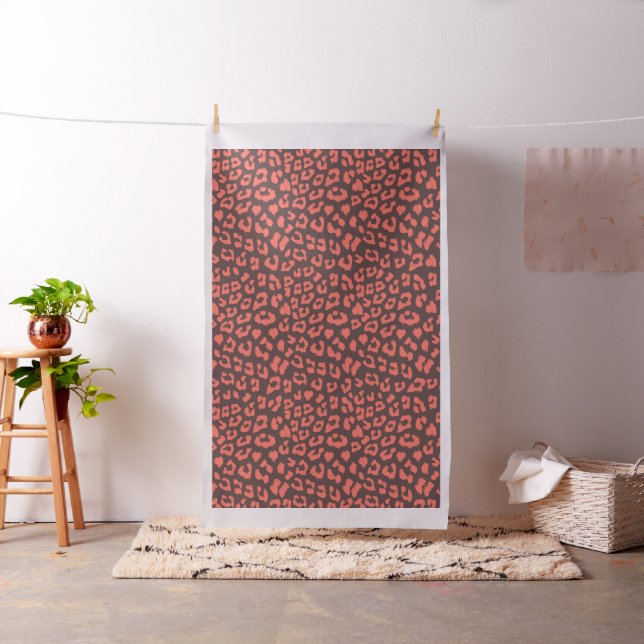 Tecido Coral Brown Leopard Print (In Situ)