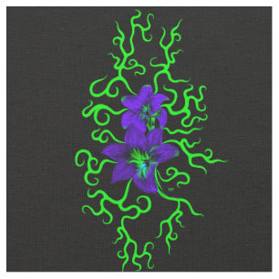 Tecido Flor roxa do lírio no preto