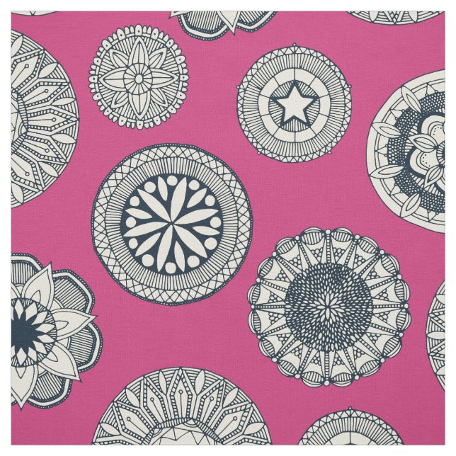 Tecido mancha circa de mandala rosa (Modelo)