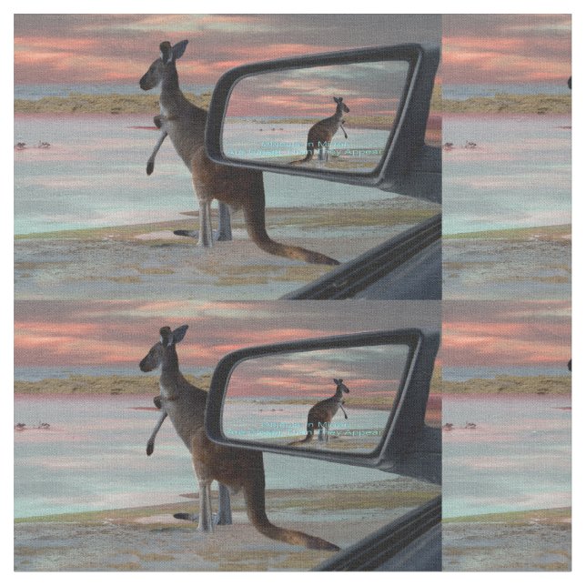 Tecido "Reflexões da Natureza: Um canguru na Praia (Detalhe)