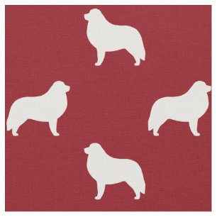 Tecido Silhuetas do Grande Pirineu com Padrão Vermelho e