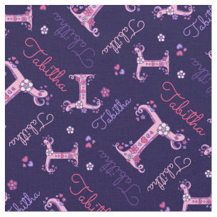 Tecido Tabitha letter T monograma flores do coração tecid