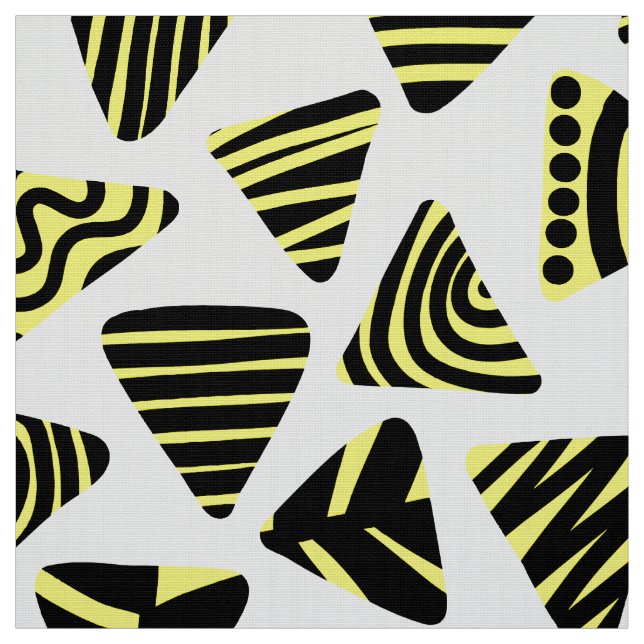 Tecido Triângulos 240121 - Preto e Amarelo no Branco (Modelo)