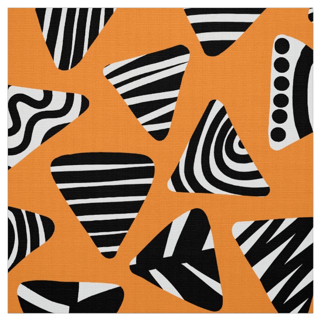 Tecido Triângulos 240121 - Preto e Branco em Laranja (Modelo)
