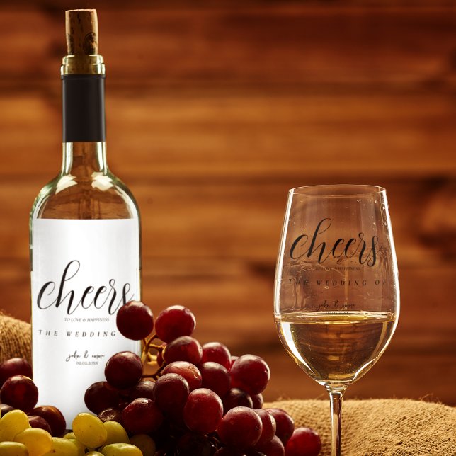 Tema Elegante de Casamento Negro e Branco (Even your wedding drinks bottle can match your theme)