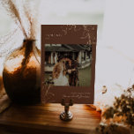 Terracotta Botânica Mínima | Cartão de Número de T<br><div class="desc">Apresentando suas próprias fotos - pense em fotos de engajamento, fotos de infância, fotos de relacionamentos. Estas placas de números de tabela são uma forma única de mostrar suas fotos favoritas. Os números das mesas melhoram a aparência da sua capa de mesa e colocam o toque final no seu dia...</div>