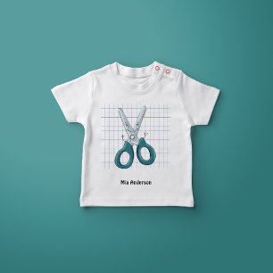 Tesoura Desenhada À Mão Com Um Nome T-Shirt