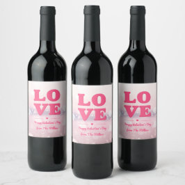 Texto cor-de-rosa do AMOR com rótulos de vinho de 