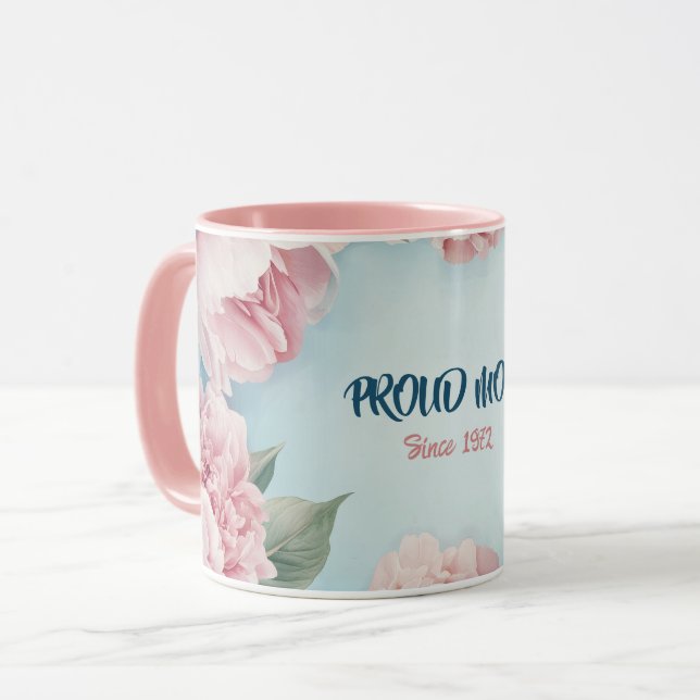 Texto de Caneca do Dia das Mães "MÃE" "Desde 1972" (Frente Esquerda)