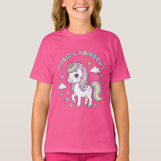 This is a T-shirt with a cute unicorn. (Frente)