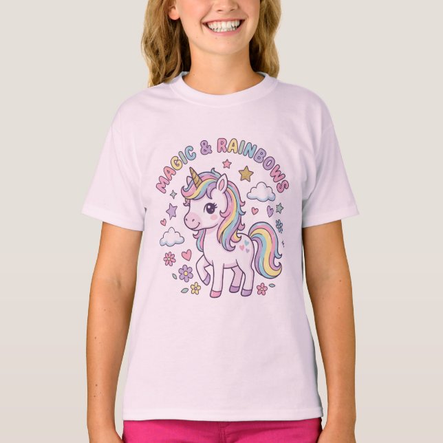 This is a T-shirt with a cute unicorn. (Frente)