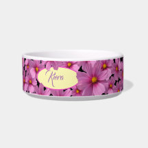 Design de Flor do Cosmos Roxo em um Fundo Preto