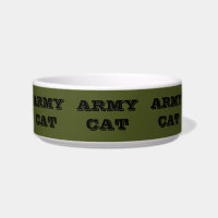 Gato do exército da bacia do animal de estimação