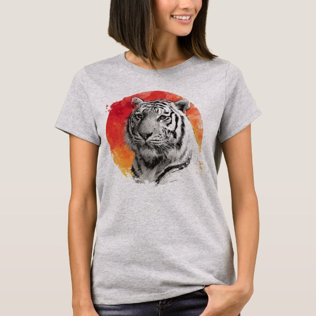 Tiger symbol of courage.  T-Shirt (Frente)