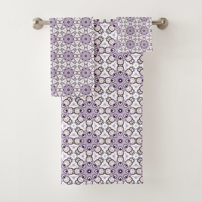 Toalha com padrão geométrico roxo e preto (Insitu)