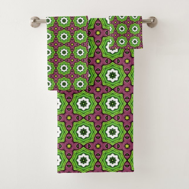 Toalha com padrão geométrico verde roxo e branco (Insitu)