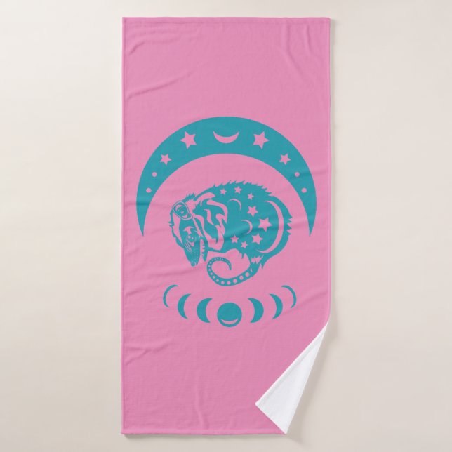Toalha De Banho Celestial Crecente Lua Possum Whimsical Nature (Toalha de Banho)