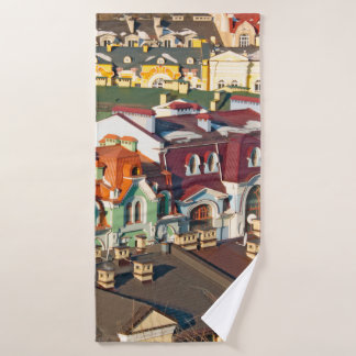 Toalha De Banho Colorful roofs in winter in Kiev, Ukrainevariegate