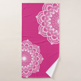 Toalha De Banho Mandala Branco em Fundo Rosa