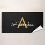 Toalha De Banho Nome do Monograma Rapariga de Script Moderno Doura<br><div class="desc">Planejador de Notebook Espiral de Nome de Monograma Simples Preto e Dourado. Isto faz o doce e perfeito aniversário de 16 anos,  casamento,  chá de panela,  aniversário,  chá de fraldas ou festa de solteira presente para alguém que ama luxo de luxo e estilos quíticos.</div>