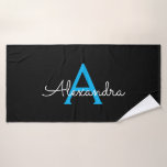 Toalha De Banho Nome Moderno do Monograma de Script Negra Azul<br><div class="desc">Planeador de Notebook Espiral com Nome Simples de Script Preto e Azul. Isto faz o doce e perfeito aniversário de 16 anos,  casamento,  chá de panela,  aniversário,  chá de fraldas ou festa de solteira presente para alguém que ama luxo de luxo e estilos quíticos.</div>