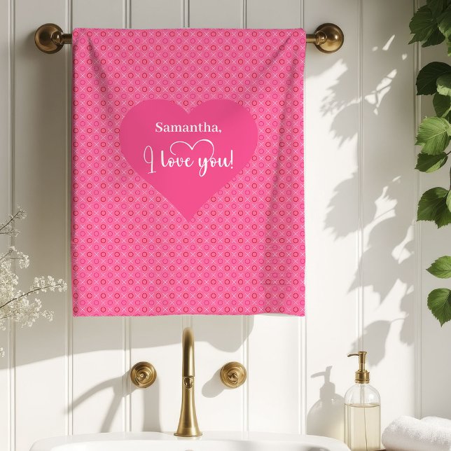 Toalha de Banho Presente de Amor Coração Rosa Mode (Modern Pink Heart Love Gift for Husband Bath Towel)
