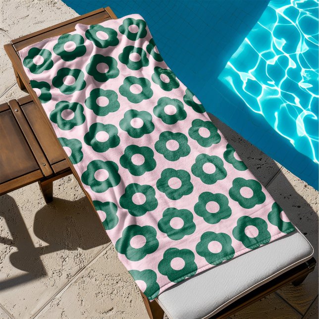 Toalha De Banho Retrô de Padrão Floral Verde Bonito (summer floral pattern bath towel, dopamine decor design, bath essentials, cute cold colorful design)