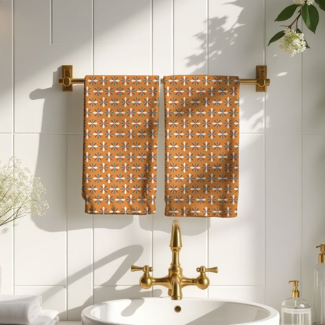 Toalha de Flores Retrô Marrom Cobre Acento de Banh (Retro Flowers Towel Brown Copper Bath Accent)