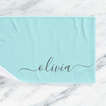 Toalha De Mão Aqua Blue Teal Modern Script Girly Monographic Nam<br><div class="desc">Toalhas de banheiro com formato simples de guião azul Aqua. Isto faz o doce e perfeito aniversário de 16 anos,  casamento,  chá de panela,  aniversário,  chá de fraldas ou festa de solteira presente para alguém que ama luxo de luxo e estilos quíticos.</div>