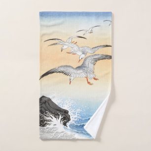 Toalha De Mão Cinco gaivotas sobre o mar turbulento - Ohara Koso