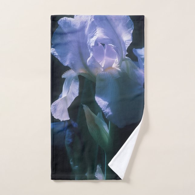 Toalha De Mão Iris Flowers at Twilight Beach Towel (Toalha de mão)