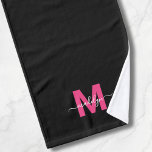 Toalha De Mão Monograma de Nome com Letra de Cores Preto e Rosa<br><div class="desc">Toalha de Mão Monogramada Personalizada com Nome em Letra Cursiva Preta e Rosa Vibrante. Adicione um toque divertido e elegante ao seu banheiro com esta toalha de mão monogramada e elegante, projetada com um estilo de dobra tripla para um visual arrumado e sofisticado. Com uma inicial rosa vibrante em negrito...</div>