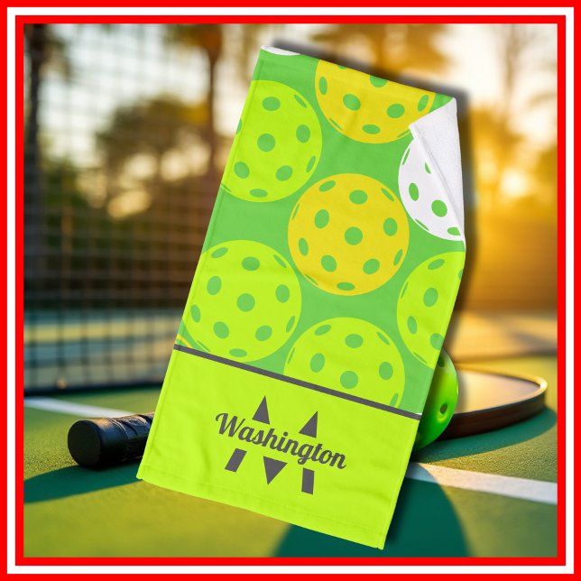 Toalha De Mão Monograma Moderno Legal de Pickleball Verde (Green Pickleball Cool Modern Monogrammed Hand Towel)