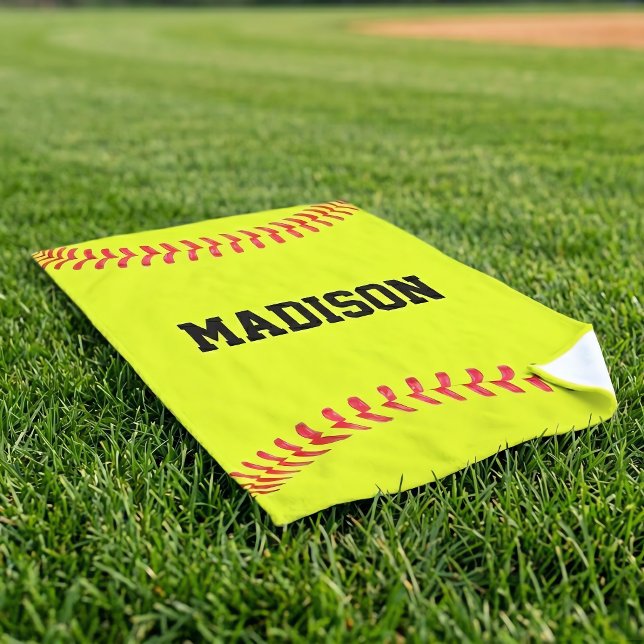 Toalha De Mão Nome, Nome da Equipe ou Texto do Jogador de Softba (Personalized softball player hand towels. Customize with player name, team name or text.)