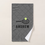 Toalha De Mão Tênis Racket Personalizado Cinza Esporte<br><div class="desc">Cinza e toalha de design personalizada preta ou de saco desportivo,  com um monograma,  nome ou texto personalizado e um ícone de raquete e bola de tênis,  com um fundo de padrão de rede desvanecido.</div>