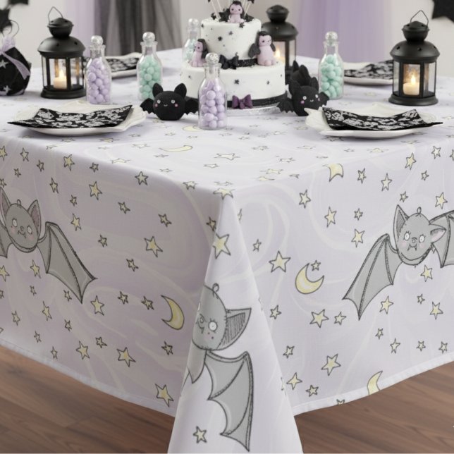 Toalha De Mesa Bats Roxos, Feliz Bebê Bonito Halloween (Cute Halloween Baby Bats, Moons, Stars Pattern in Pastel Purple. Gothic Fall Baby Shower Tablecloth)