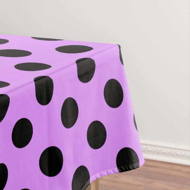 Toalha De Mesa Bolinhas pretas em lilás (Posição Original)